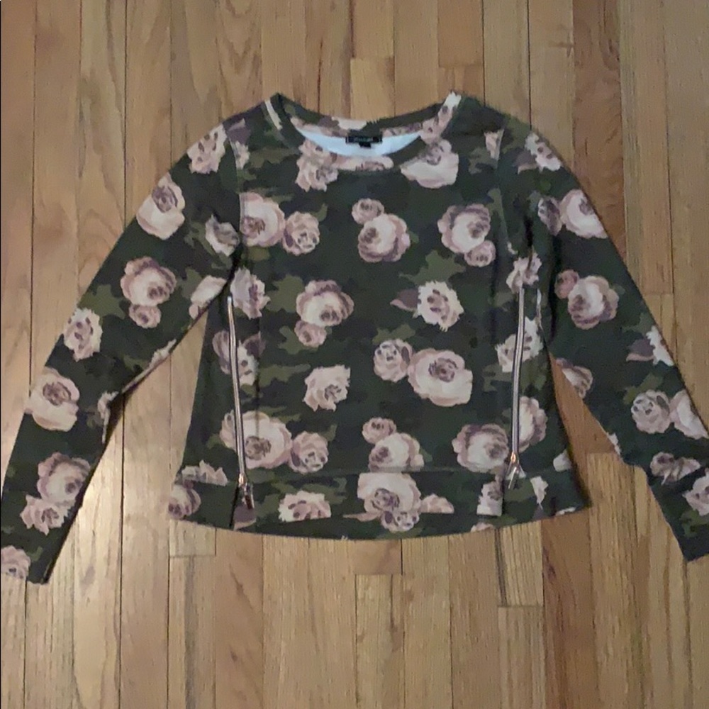 Brand New w/o tags S&D Top